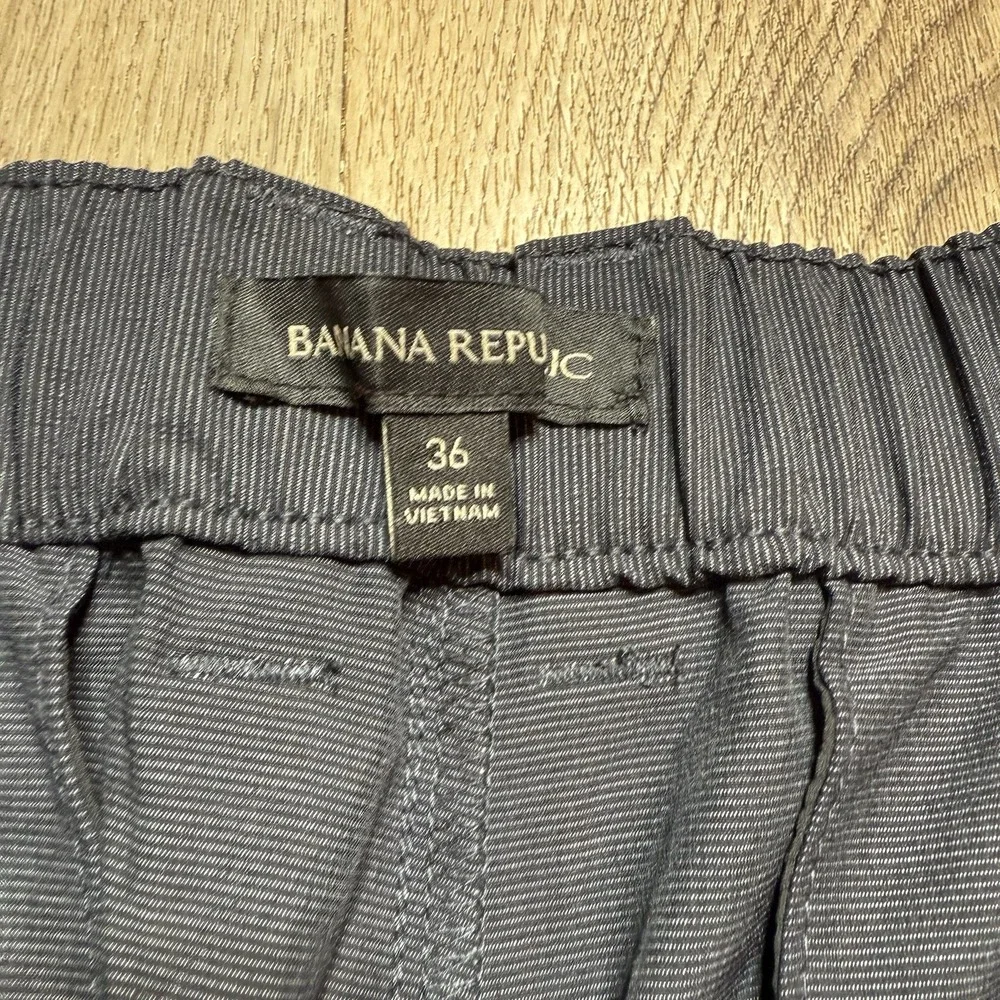 Banana Republic Men's‎ Comfort Flat Front Striped Short, Blue 36